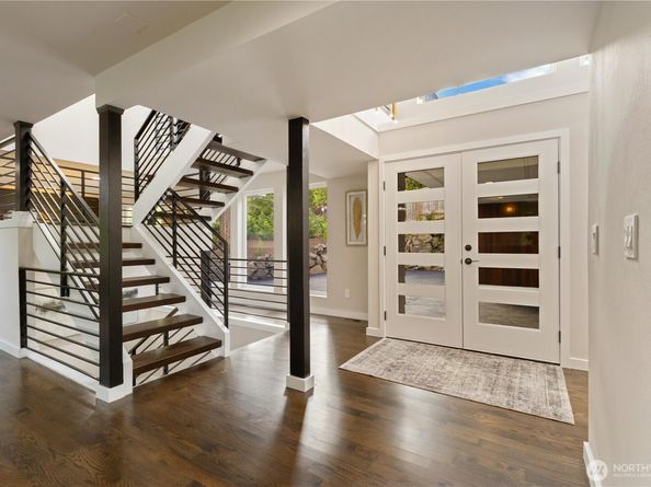 18510 NE 15th Place, Bellevue WA 98008