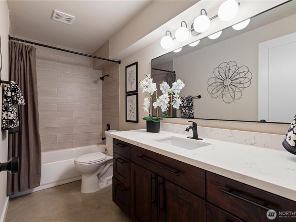 18510 NE 15th Place, Bellevue WA 98008