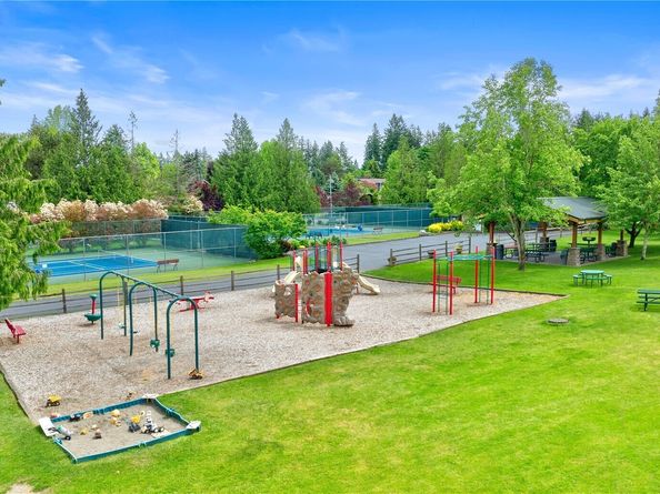 18510 NE 15th Place, Bellevue WA 98008
