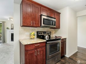 710 N 160TH Street B204, Shoreline WA 98133