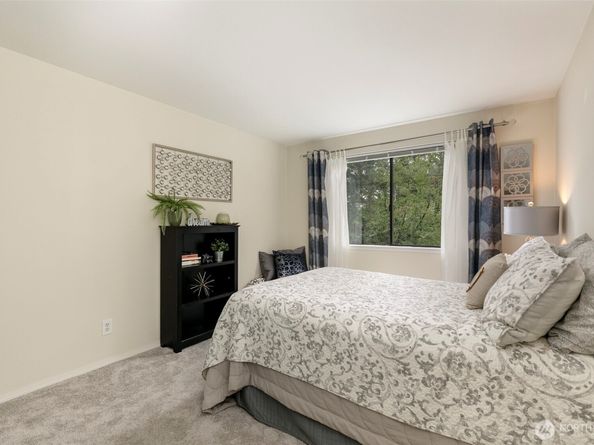 710 N 160TH Street B204, Shoreline WA 98133