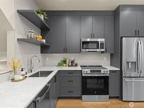 1110 B 34th Avenue, Seattle WA 98122