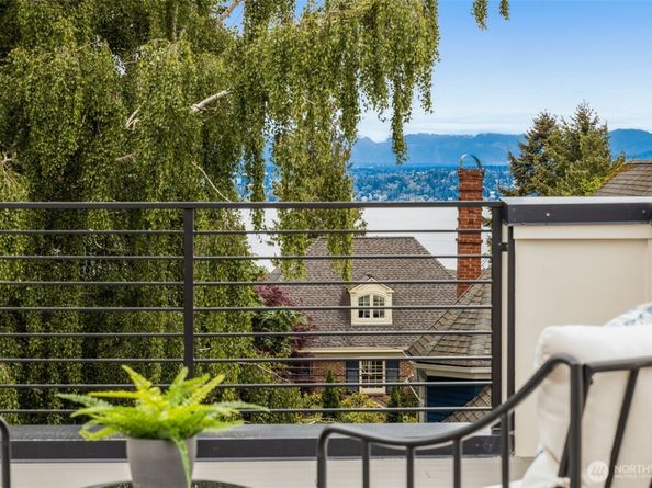 1110 B 34th Avenue, Seattle WA 98122