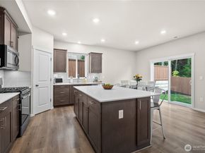 1081 SW Pendleton Way, Port Orchard WA 98367