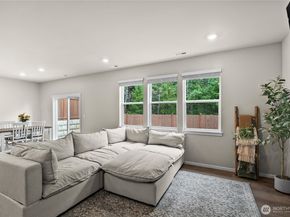 1081 SW Pendleton Way, Port Orchard WA 98367