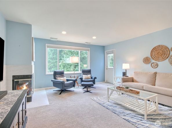 22014 SE 40th Lane 2130, Issaquah WA 98029