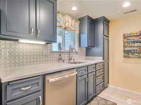 22014 SE 40th Lane 2130, Issaquah WA 98029
