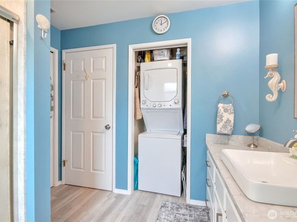 22014 SE 40th Lane 2130, Issaquah WA 98029