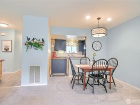 22014 SE 40th Lane 2130, Issaquah WA 98029