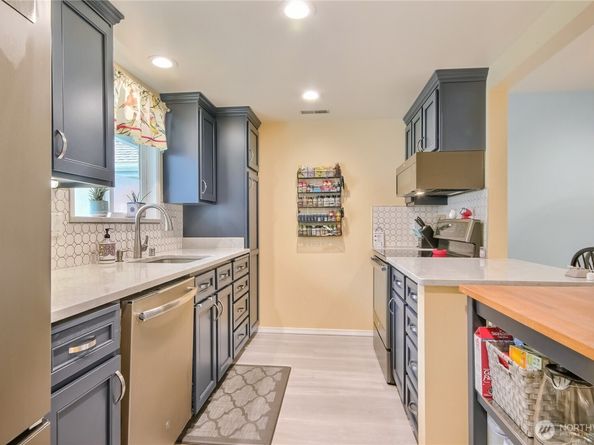 22014 SE 40th Lane 2130, Issaquah WA 98029