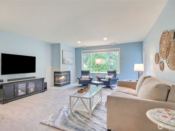22014 SE 40th Lane 2130, Issaquah WA 98029