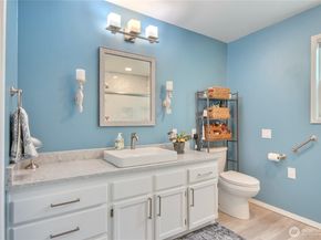 22014 SE 40th Lane 2130, Issaquah WA 98029