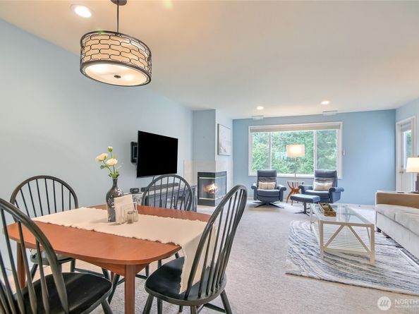 22014 SE 40th Lane 2130, Issaquah WA 98029