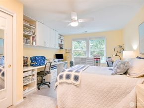 22014 SE 40th Lane 2130, Issaquah WA 98029