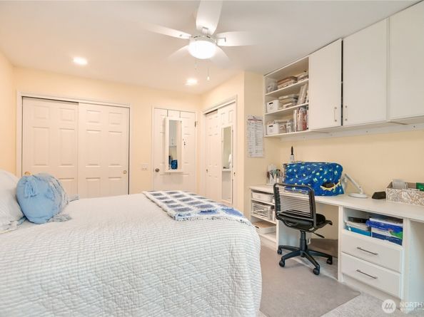 22014 SE 40th Lane 2130, Issaquah WA 98029