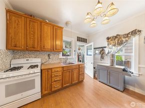 2018 Rockefeller Avenue, Everett WA 98201