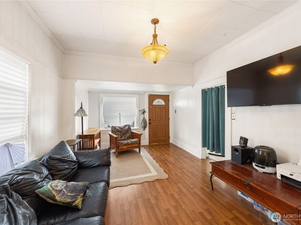 2018 Rockefeller Avenue, Everett WA 98201