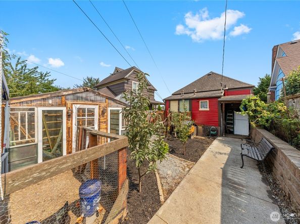 2018 Rockefeller Avenue, Everett WA 98201