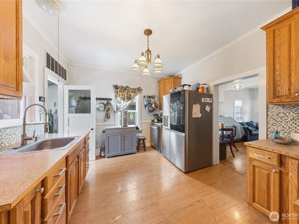 2018 Rockefeller Avenue, Everett WA 98201