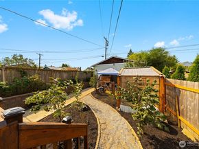 2018 Rockefeller Avenue, Everett WA 98201