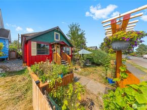 2018 Rockefeller Avenue, Everett WA 98201