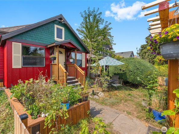 2018 Rockefeller Avenue, Everett WA 98201