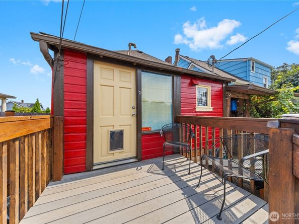 2018 Rockefeller Avenue, Everett WA 98201