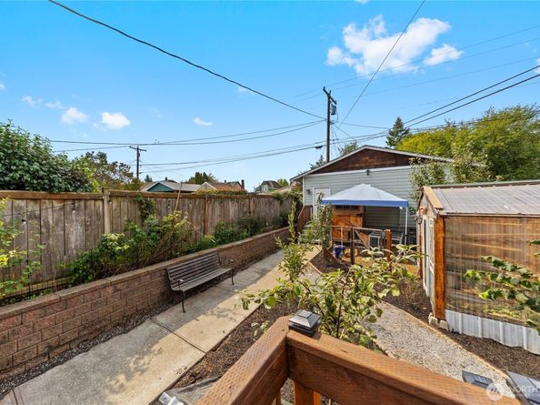 2018 Rockefeller Avenue, Everett WA 98201