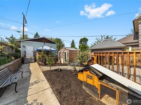 2018 Rockefeller Avenue, Everett WA 98201