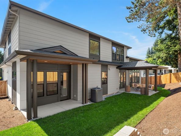 10410 NE 142nd Street, Kirkland WA 98034