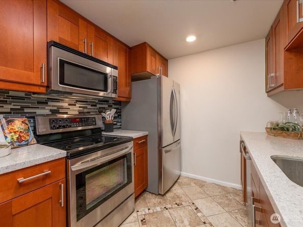 2600 2nd 308, Seattle WA 98121