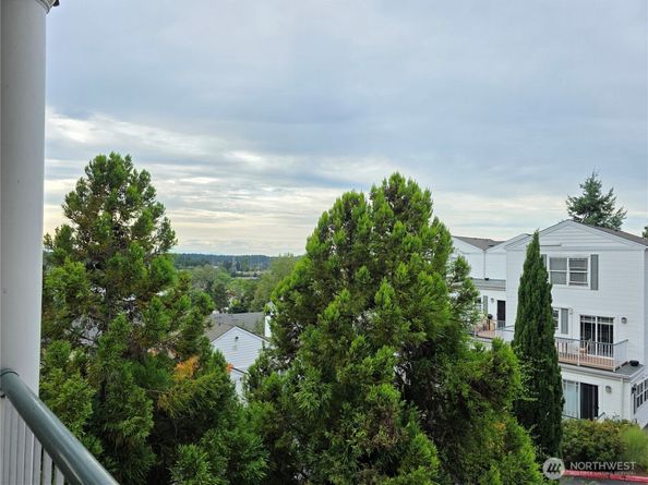 3990 129 Place SE C106, Bellevue WA 98006
