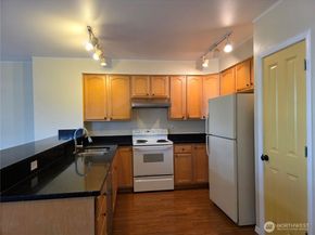 3990 129 Place SE C106, Bellevue WA 98006