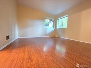 3990 129 Place SE C106, Bellevue WA 98006
