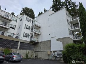 3990 129 Place SE C106, Bellevue WA 98006