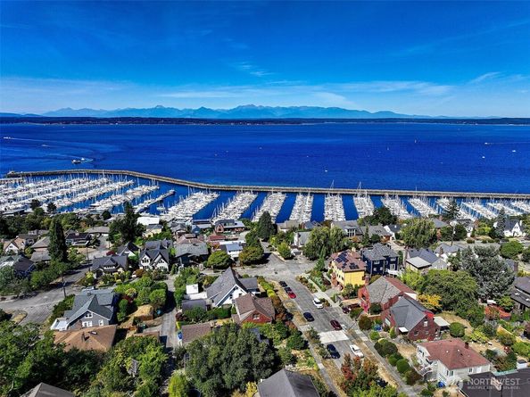 7200 34th Avenue NW, Seattle WA 98117