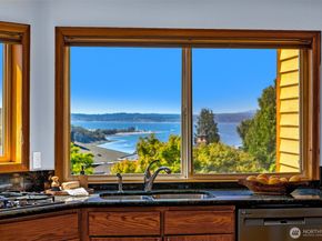 7200 34th Avenue NW, Seattle WA 98117