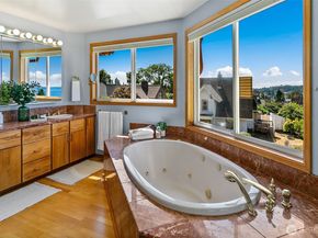 7200 34th Avenue NW, Seattle WA 98117