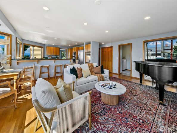 7200 34th Avenue NW, Seattle WA 98117
