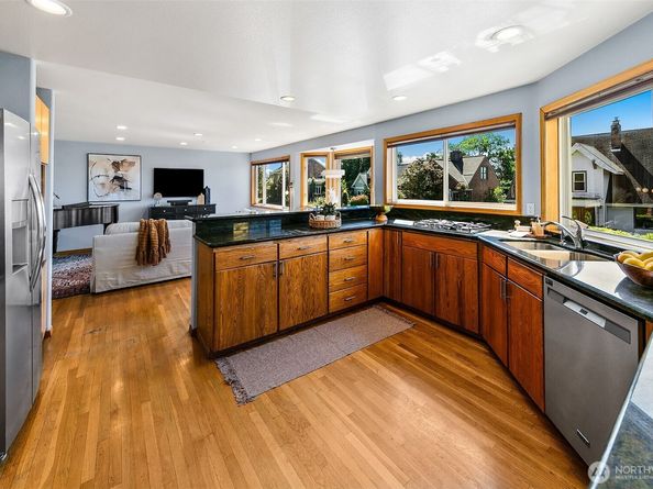 7200 34th Avenue NW, Seattle WA 98117