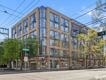 530 Broadway E