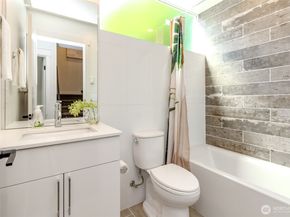 8811 Interlake Avenue N A, Seattle WA 98103