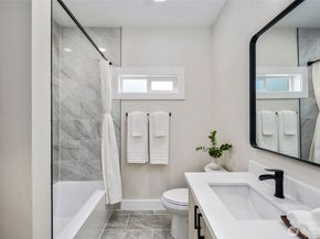 8226 Meridian Avenue N, Seattle WA 98103