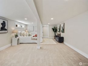 8226 Meridian Avenue N, Seattle WA 98103