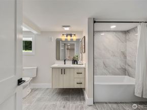 8226 Meridian Avenue N, Seattle WA 98103