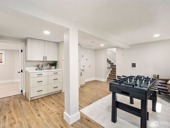 8226 Meridian Avenue N, Seattle WA 98103