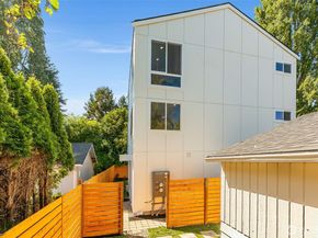 9031 4th Avenue NW A, Seattle WA 98117