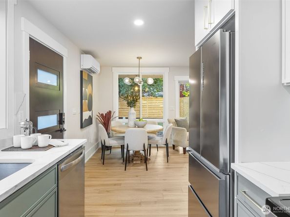 9031 4th Avenue NW A, Seattle WA 98117