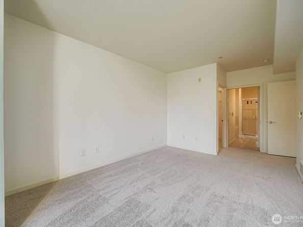 11004 NE 11th Street 406, Bellevue WA 98004