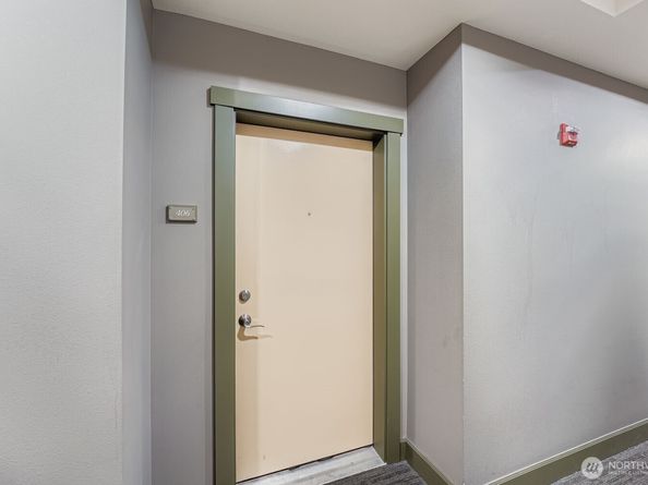 11004 NE 11th Street 406, Bellevue WA 98004